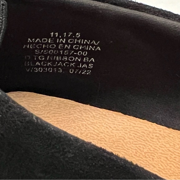 Old Navy Black Kids Faux Suede Dress Shoes with Velvet Bow Straps | Girls 11T - Picture 5 of 6